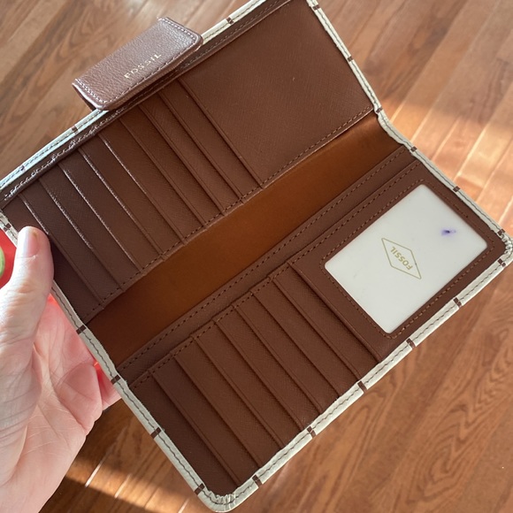 Fossil Madison natural and brown Tab Clutch wallet - Picture 4 of 9